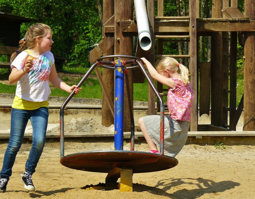 children-playing-334531
